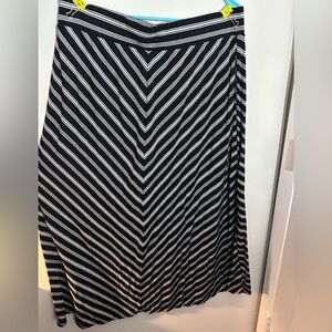 Faded Glory Black and White Chevron A-Line Skirt